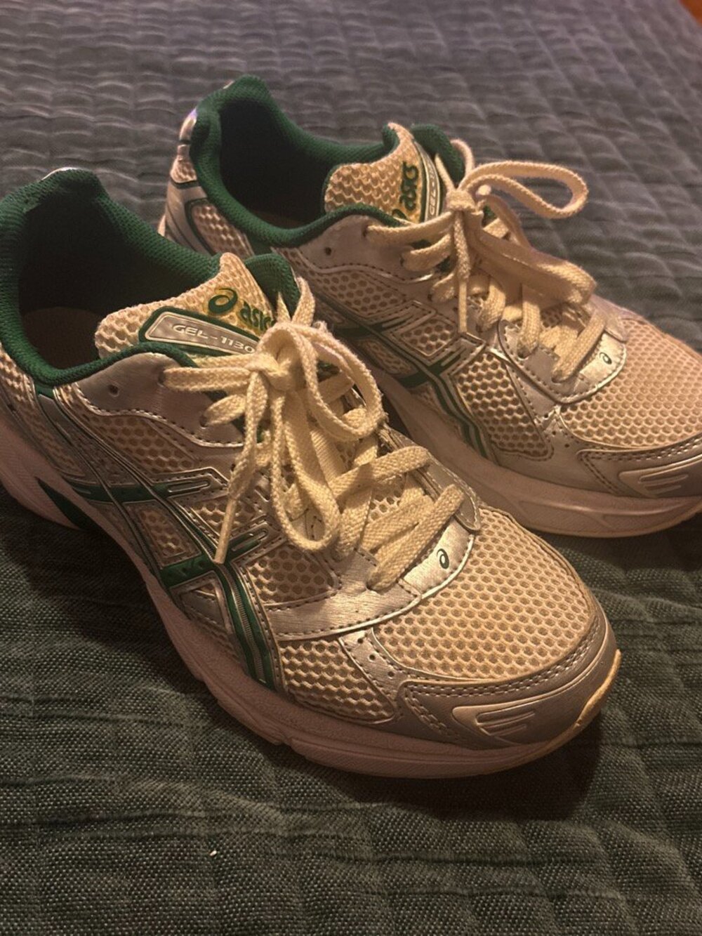 ASICS - Picture 6 of 7